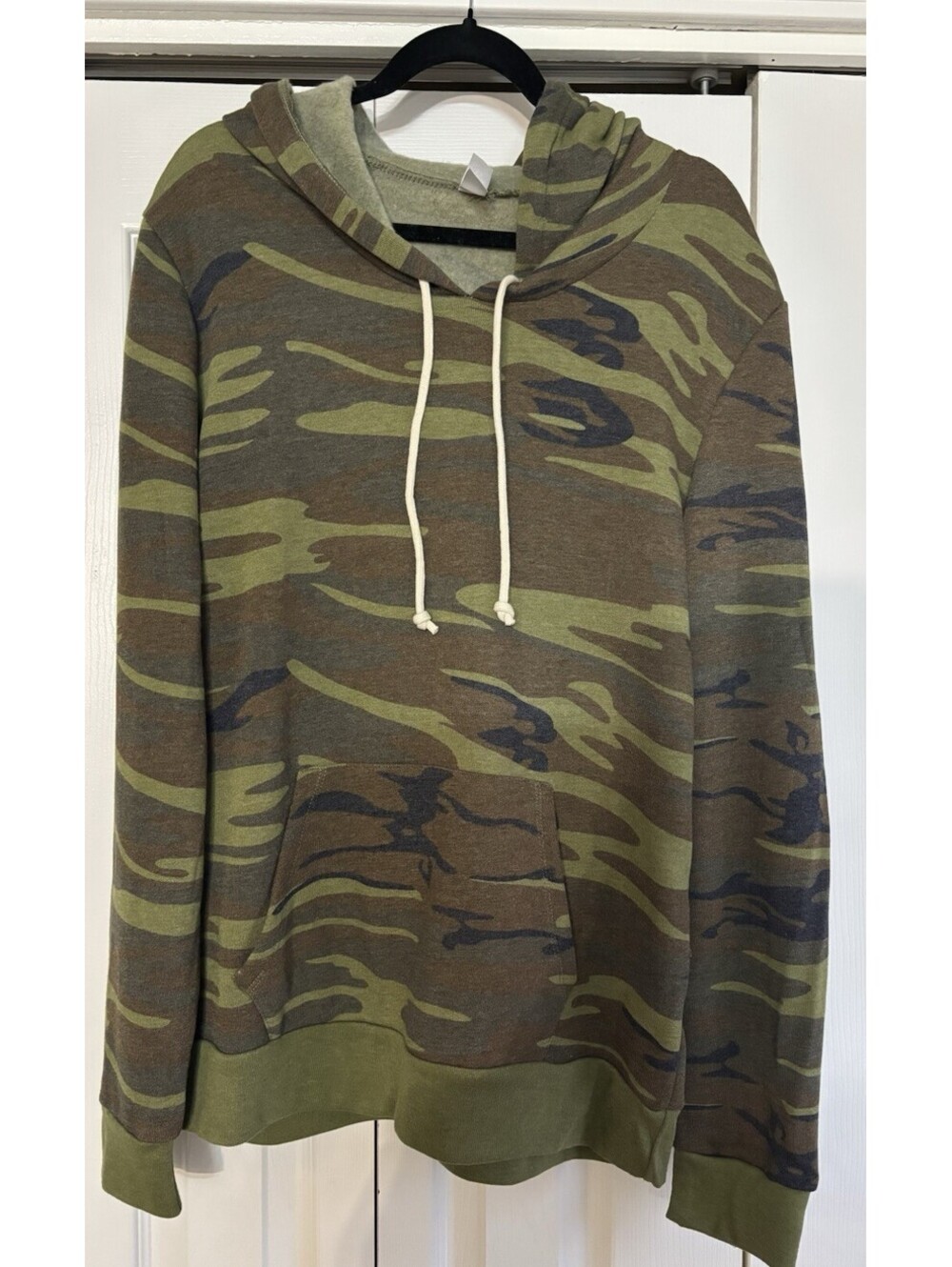 Alternative XXL Camo Sweatshirt NWT